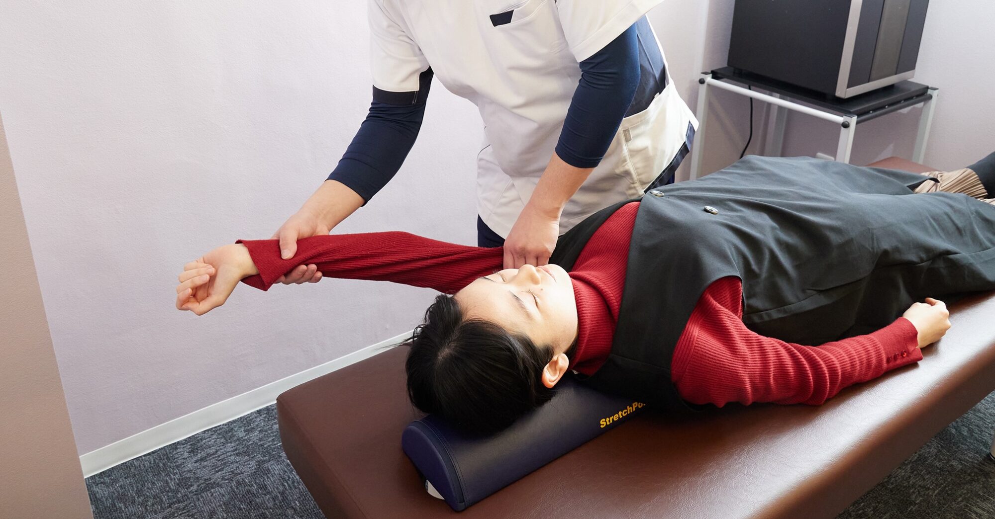 豊中市 産後骨盤矯正 施術風景