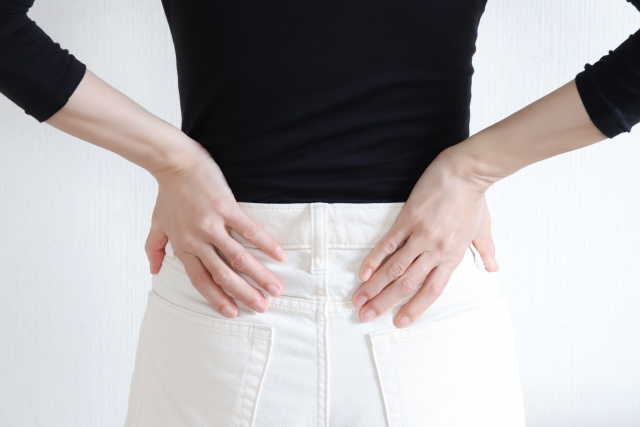 豊中市旭丘のオリガミ鍼灸接骨院での産後骨盤矯正の様子